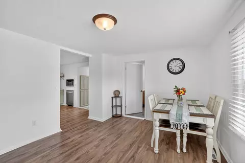 Dining - 5322 N Elms, Flushing, MI 48433 photo 3 of 3