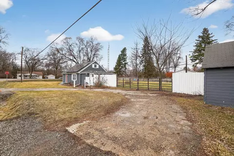 Exterior - 5322 N Elms, Flushing, MI 48433 photo 5 of 7