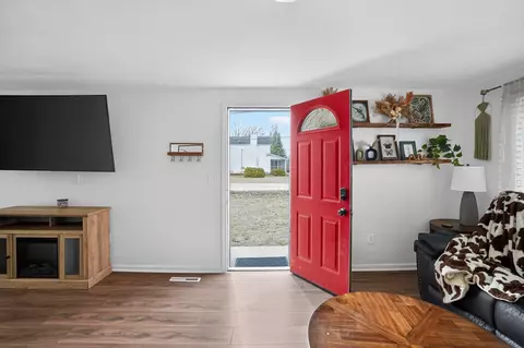 Entry Way - 5322 N Elms, Flushing, MI 48433 photo 1 of 4