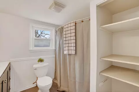 Bath - 5322 N Elms, Flushing, MI 48433 photo 2 of 2