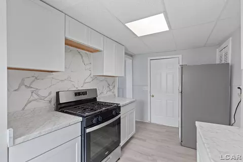 Kitchen - 206 Ormsby, Adrian, MI 49221 photo 5 of 5