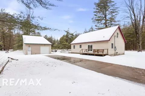 20 W W Riv, Gladwin, MI 48624