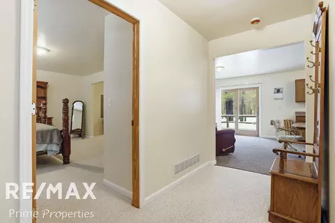 Entry Way - 20 W W Riv, Gladwin, MI 48624 photo 3 of 5