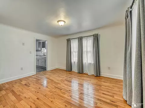 Living - 2052 Pleasantview, Monroe, MI 48162 photo 2 of 2