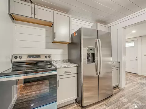 Kitchen - 2052 Pleasantview, Monroe, MI 48162 photo 4 of 4