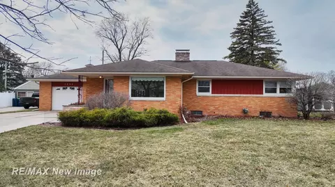 1808 S Farragut, Bay City, MI 48708