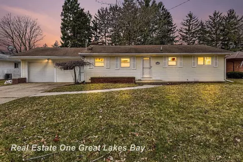 1311 Dover, Saginaw, MI 48638