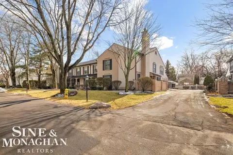 2029 Shorepointe, Grosse Pointe, MI 48236