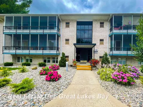 5921 W Michigan #B2, Saginaw, MI 48638