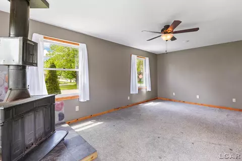 Living - 115 Bartlett, Clinton, MI 49236 photo 4 of 9