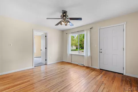 Living - 115 Bartlett, Clinton, MI 49236 photo 2 of 9