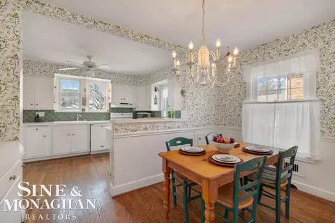 Dining - 1037 Yorkshire, Grosse Pointe Park, MI 48230 photo 1 of 4