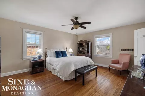 Bedroom - 1037 Yorkshire, Grosse Pointe Park, MI 48230 photo 3 of 4