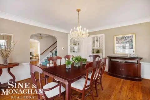 Dining - 1037 Yorkshire, Grosse Pointe Park, MI 48230 photo 4 of 4