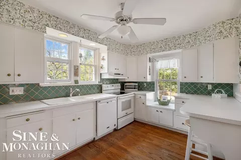 Kitchen - 1037 Yorkshire, Grosse Pointe Park, MI 48230 photo 1 of 1