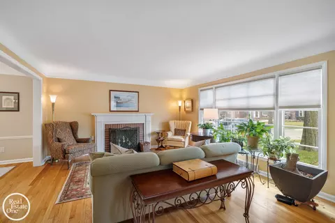 1623 Severn, Grosse Pointe, MI 48236 photo 7