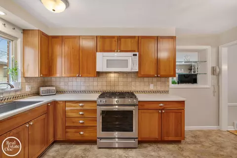 1623 Severn, Grosse Pointe, MI 48236 photo 15