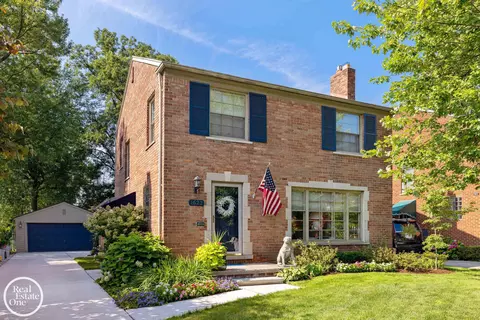 1623 Severn, Grosse Pointe, MI 48236 photo 2