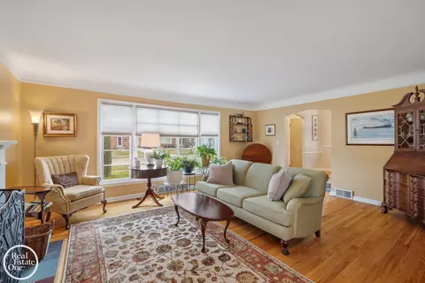1623 Severn, Grosse Pointe, MI 48236 photo 8
