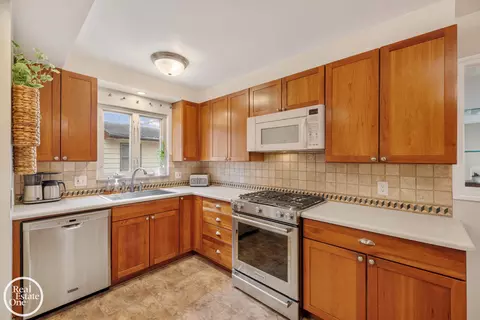 1623 Severn, Grosse Pointe, MI 48236 photo 14