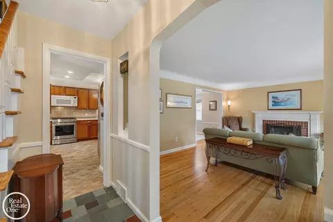 1623 Severn, Grosse Pointe, MI 48236 photo 9