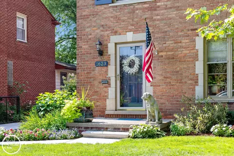 1623 Severn, Grosse Pointe, MI 48236 photo 3