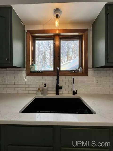 Kitchen - 19675 Skanee, L'anse, MI 49946 photo 5 of 5