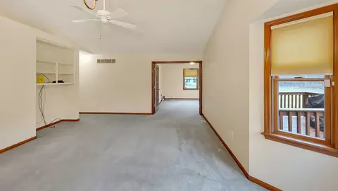 Living - 6292 Prince, Flushing, MI 48433 photo 2 of 5