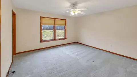 Bedroom - 6292 Prince, Flushing, MI 48433 photo 2 of 7