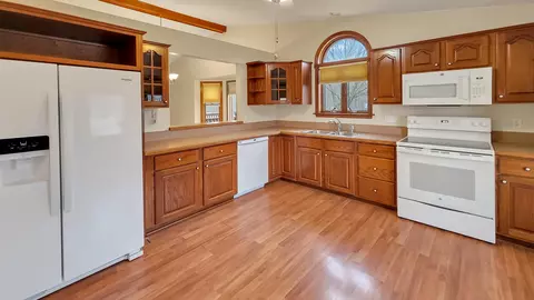 Kitchen - 6292 Prince, Flushing, MI 48433 photo 2 of 3