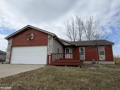 1120 W Marine, City, MI 48039