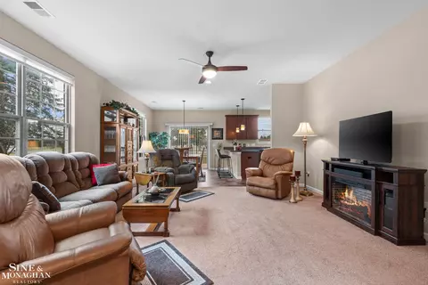 49111 Charnwood, Macomb, MI 48042