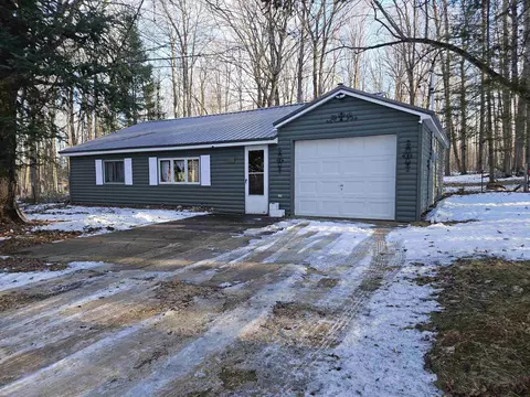 255 W Arnold Lk, Harrison, MI 48625