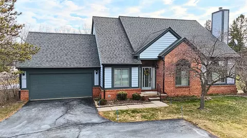 2799 Lochmoor, Lake Orion, MI 48360