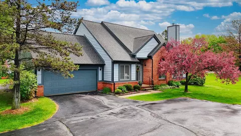 2799 Lochmoor, Lake Orion, MI 48360