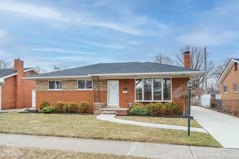 21304 Francis, Saint Clair Shores, MI 48082