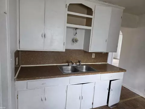 Kitchen - 246 E York, Flint, MI 48505 photo 1 of 1