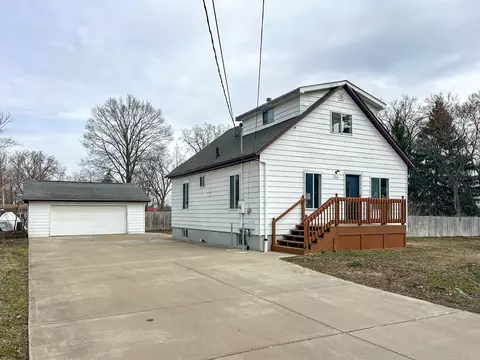 2399 E Parkwood, Burton, MI 48529