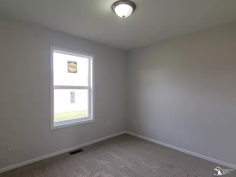 Bedroom - 12322 Hannah, Carleton, MI 48117 photo 6 of 8