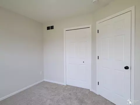 Bedroom - 12322 Hannah, Carleton, MI 48117 photo 7 of 8