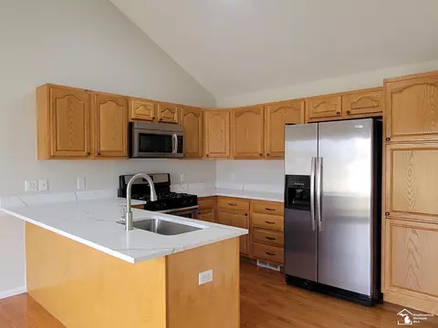 Kitchen - 12322 Hannah, Carleton, MI 48117 photo 2 of 3