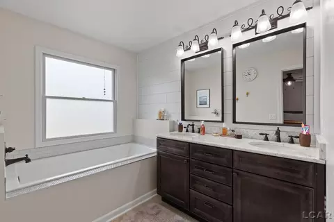 Bath - 3114 Cobblestone, Tecumseh, MI 49286 photo 2 of 4