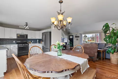 Dining - 3114 Cobblestone, Tecumseh, MI 49286 photo 3 of 4