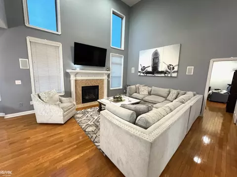 Living - 55209 Nelson, Macomb, MI 48042 photo 3 of 5