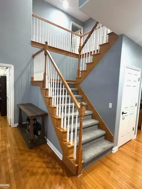Entry Way - 55209 Nelson, Macomb, MI 48042 photo 3 of 3