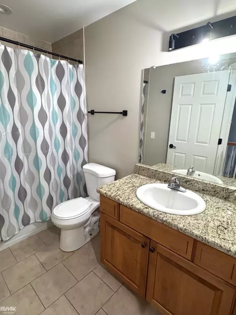 Bath - 55209 Nelson, Macomb, MI 48042 photo 2 of 4