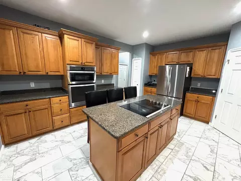 Kitchen - 55209 Nelson, Macomb, MI 48042 photo 1 of 2