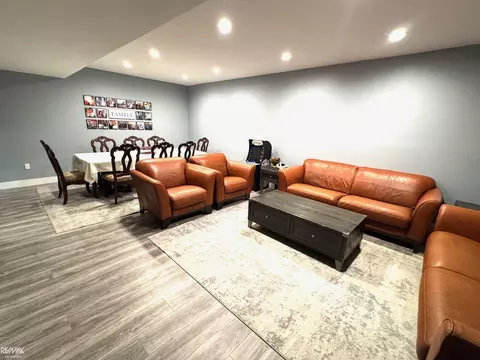 Living - 55209 Nelson, Macomb, MI 48042 photo 5 of 5