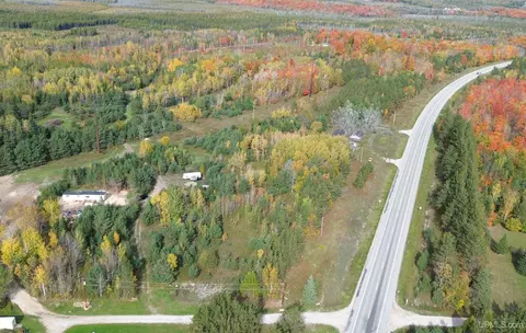 Us 2, Gulliver, MI 49840 photo 2