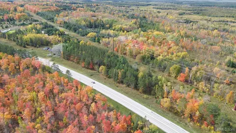 Us 2, Gulliver, MI 49840 photo 3